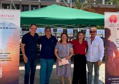 Voluntarios y profesionales colaborando en el Día del Niño en Torrejón de Ardoz